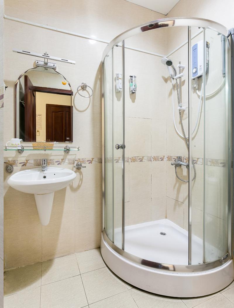 Oyo 130 Tuan Long Hotel Hô Chi Minh-Ville Extérieur photo